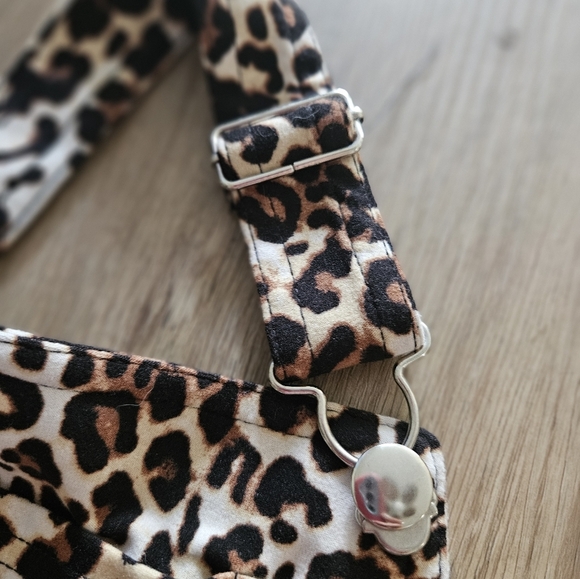 No Boundaries Animal Print Garment - Picture 3 of 4